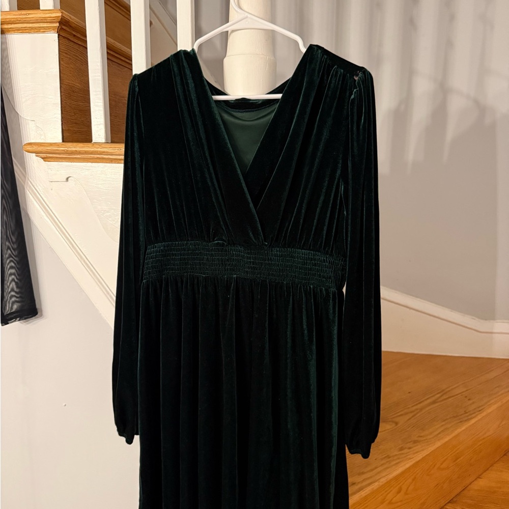Elegant Velvet Green Dress